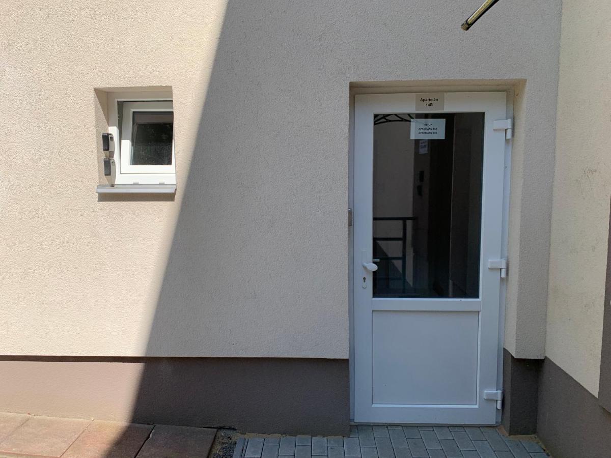 Vsemina Apartman Luzkovice Luaran gambar