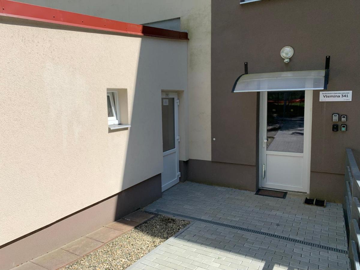 Vsemina Apartman Luzkovice Luaran gambar