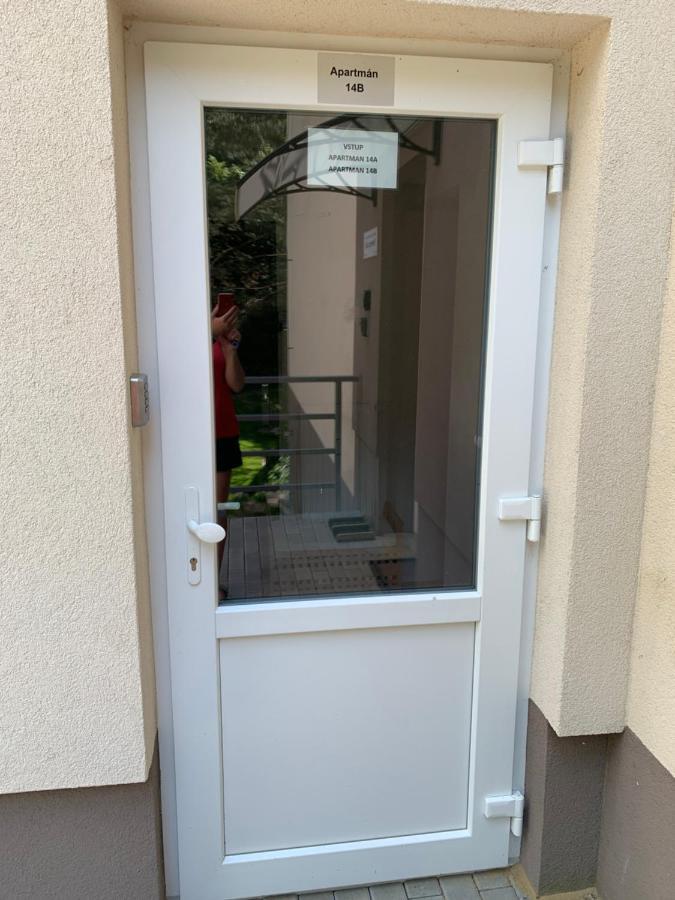 Vsemina Apartman Luzkovice Luaran gambar