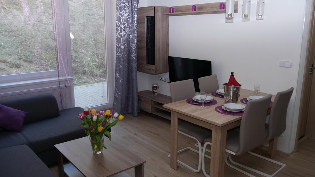 Vsemina Apartman Luzkovice Luaran gambar