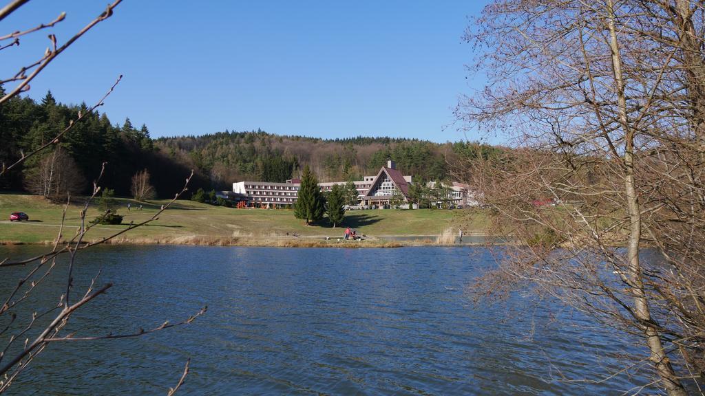 Vsemina Apartman Luzkovice Luaran gambar